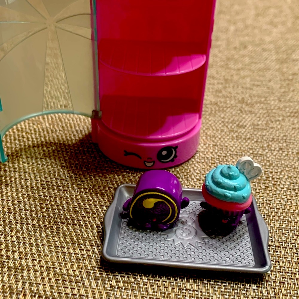 Gently used, SHOPKINS Cupcake Collection 🧁